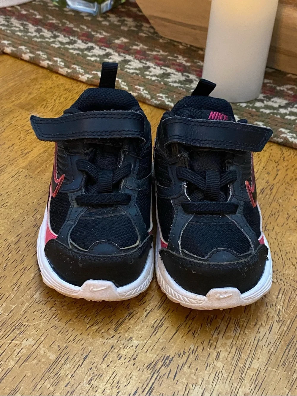 Nike Dart 8 toddler sneakers…Toddler size 6